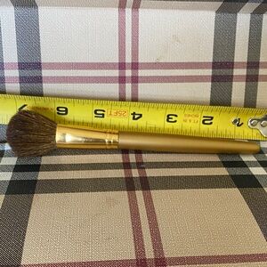 Powder/Blush/Highlighter Make Up Brush With Longer Handle